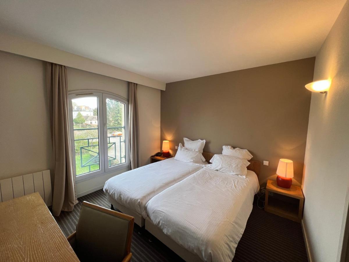 Hotel Le Pré Saint Germain Louviers Exterior foto